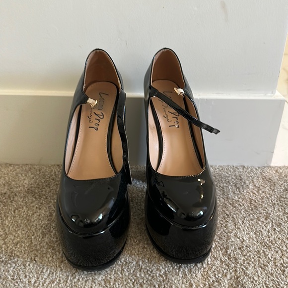 dolls kill mary janes